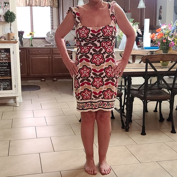 Dress - Picture 1 of 7